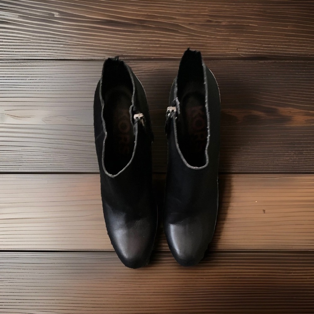 Michael Kors Black Leather High Heel Booties Boots Size 6.5 M Made In Italy used